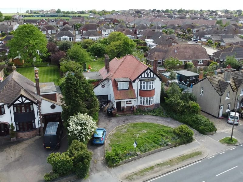 Holland Road - Assisted Living in Clacton-On-Sea, England photo 2