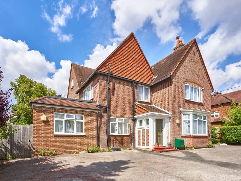 Longdown Road in Epsom, England photo 3