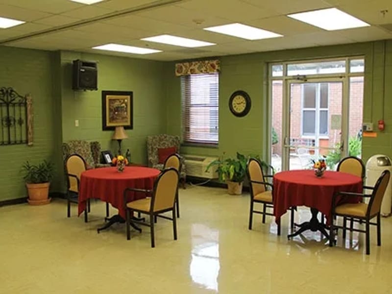 Alamo Nursing and Rehabilitation Center - Nursing Home in Alamo, TN photo 2