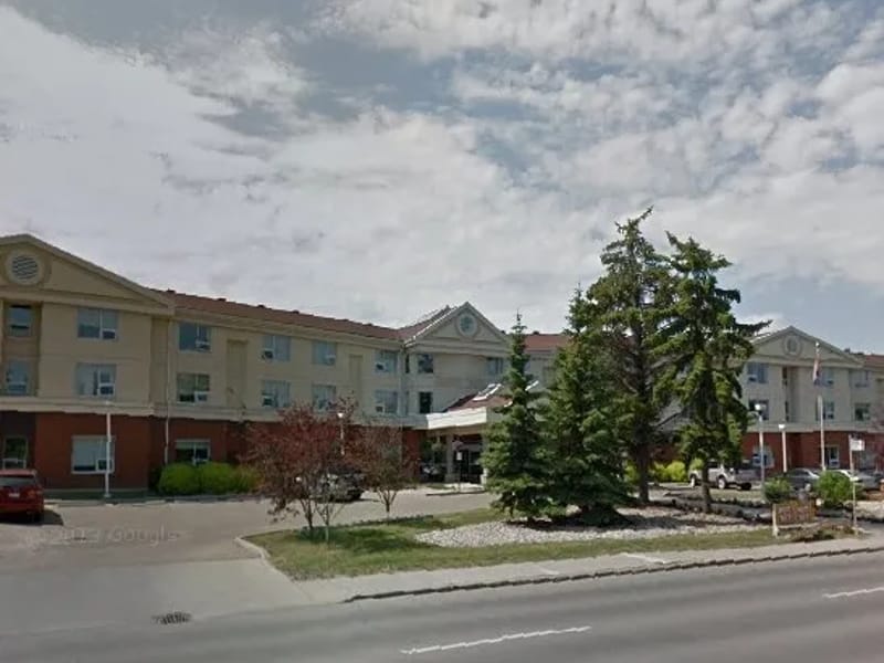 MCQUEEN PLACE LODGE in Edmonton, AB photo 3