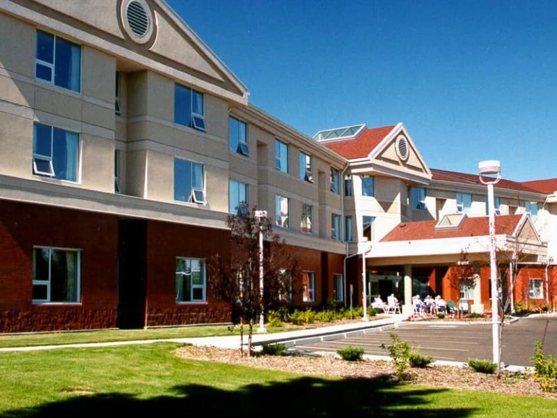 MCQUEEN PLACE LODGE in Edmonton, AB photo 2