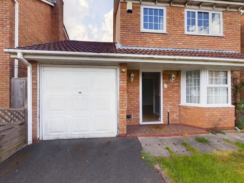 Hermitage Way - Telford in Telford, England photo 2