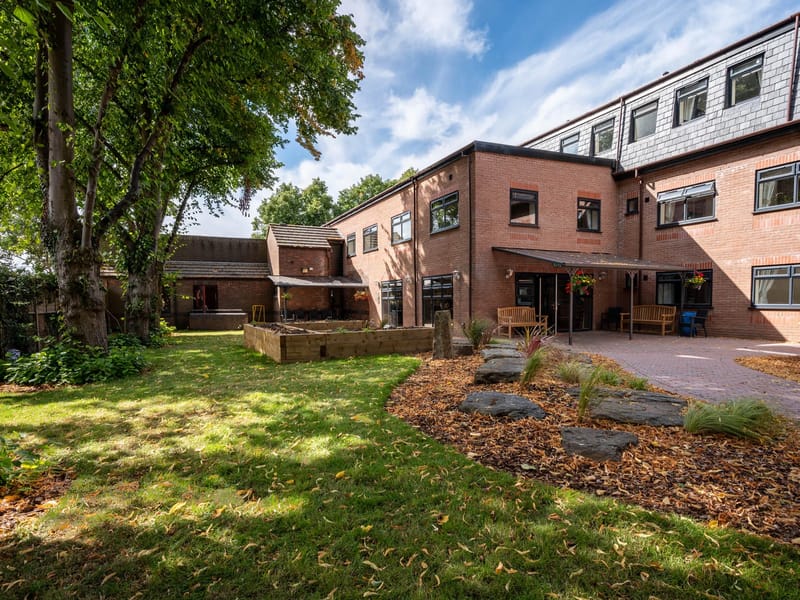 Riseley House Care Home - Nursing Home in Macclesfield, England photo 2