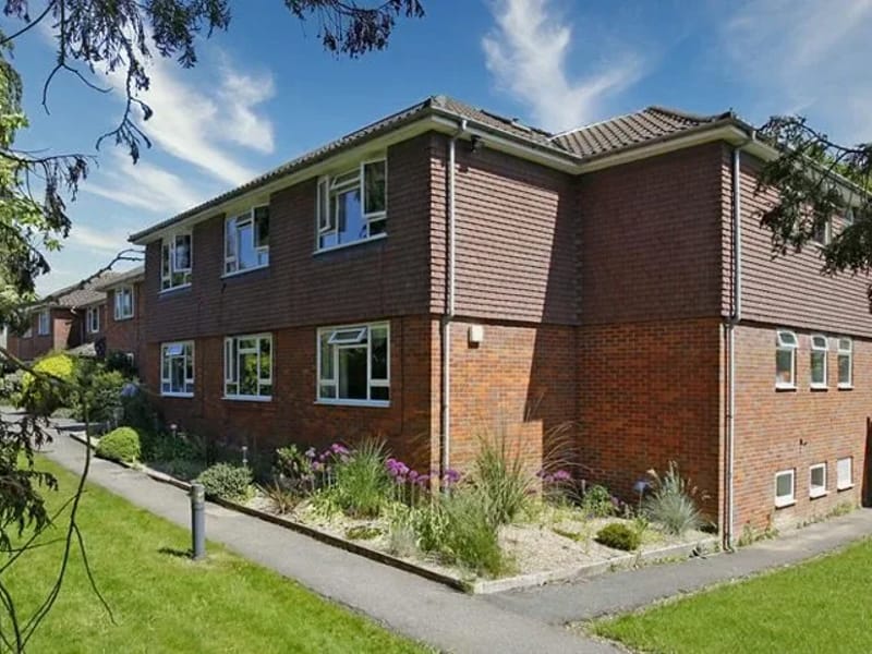 Pratt House - Assisted Living in Amersham, England photo 1