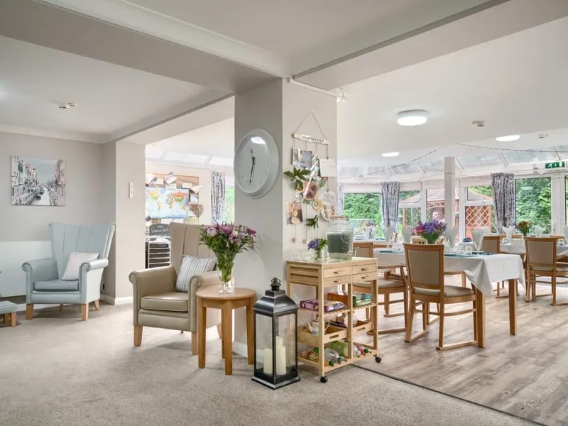 Pratt House - Assisted Living in Amersham, England photo 2