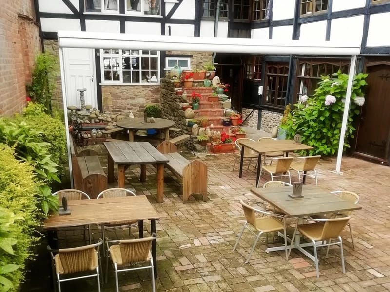 Chesfield House - Assisted Living in Leominster, England photo 2