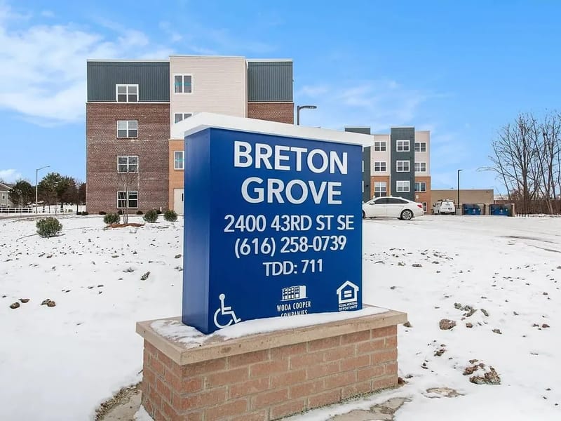 Breton Valley - Assisted Living in Grand Rapids, MI photo 2