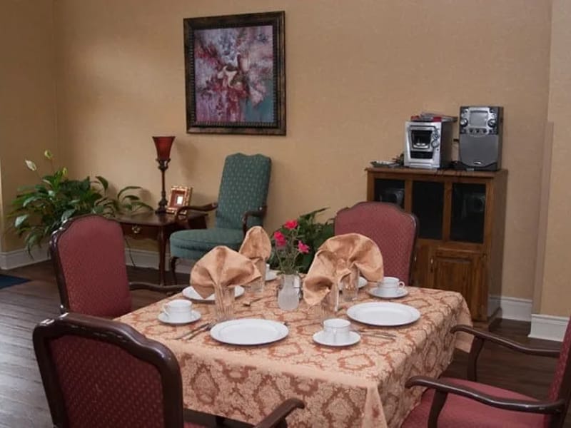Nhc Healthcare, Lawrenceburg - Nursing Home in Lawrenceburg, TN photo 3