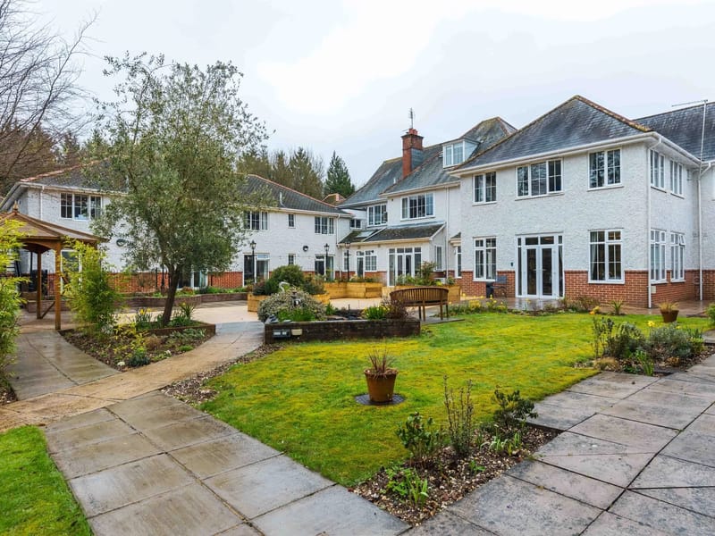 Flowerdown Care Home - Nursing Home in Winchester, England photo 3