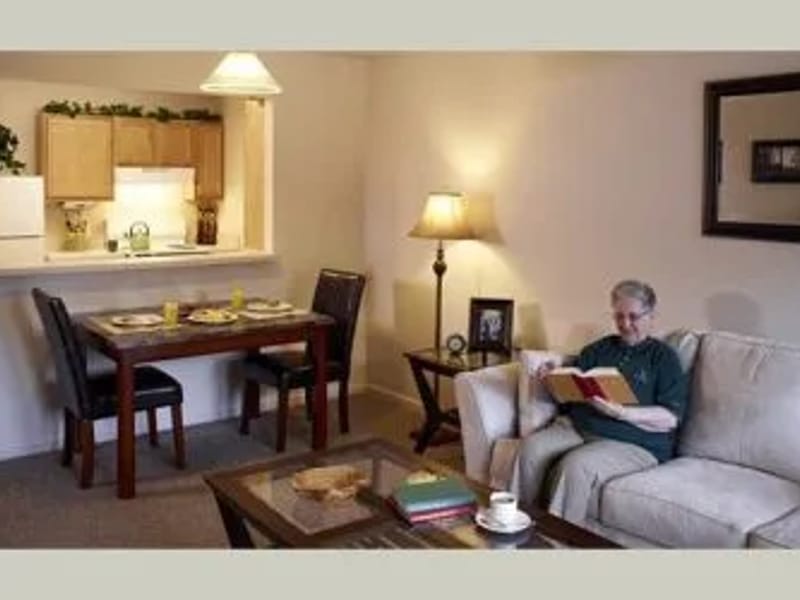 American House North - Assisted Living in Flint, MI photo 3