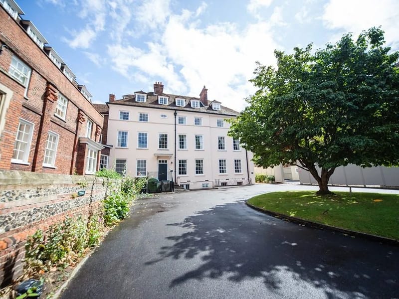 St Georges House in Bedford, England photo 1